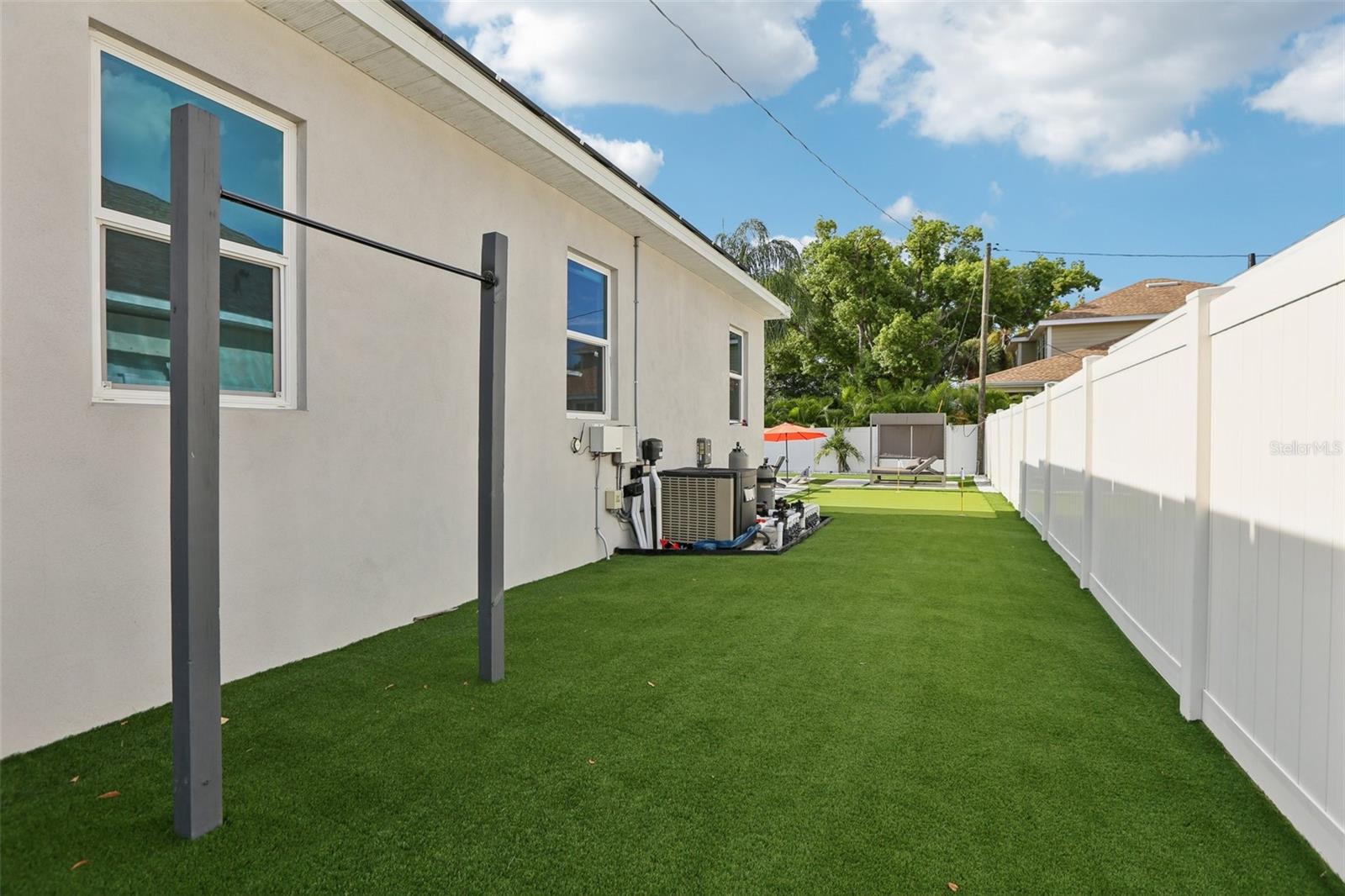 FOSTERS BELLEAIR - Residential