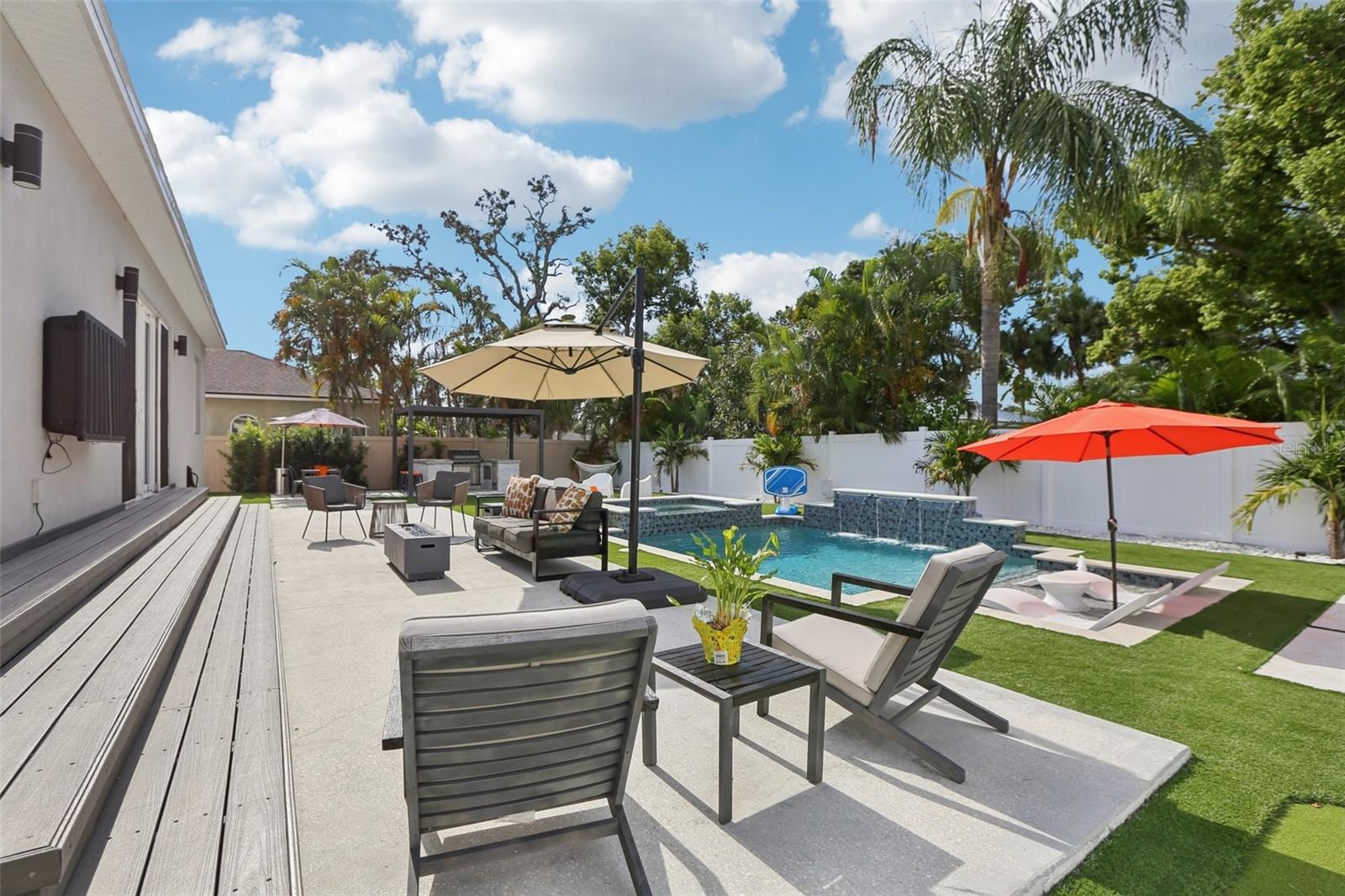 FOSTERS BELLEAIR - Residential