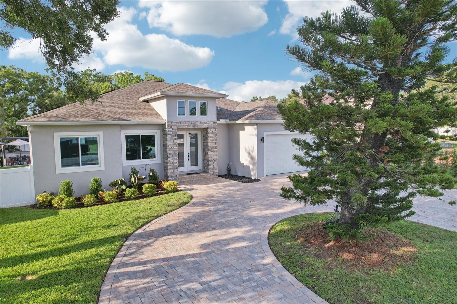 FOSTERS BELLEAIR - Residential