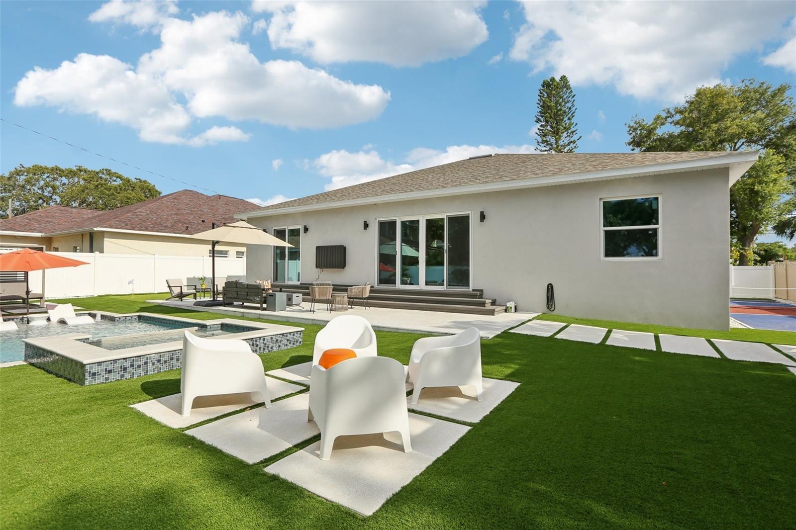 FOSTERS BELLEAIR - Residential