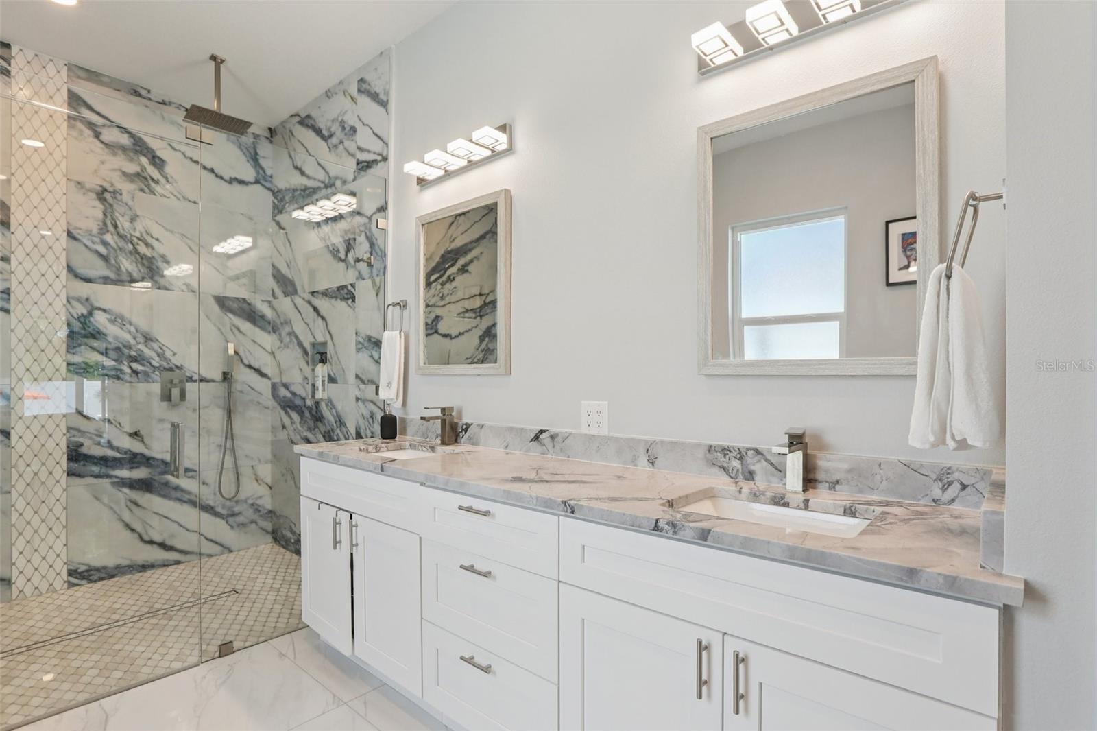 FOSTERS BELLEAIR - Residential