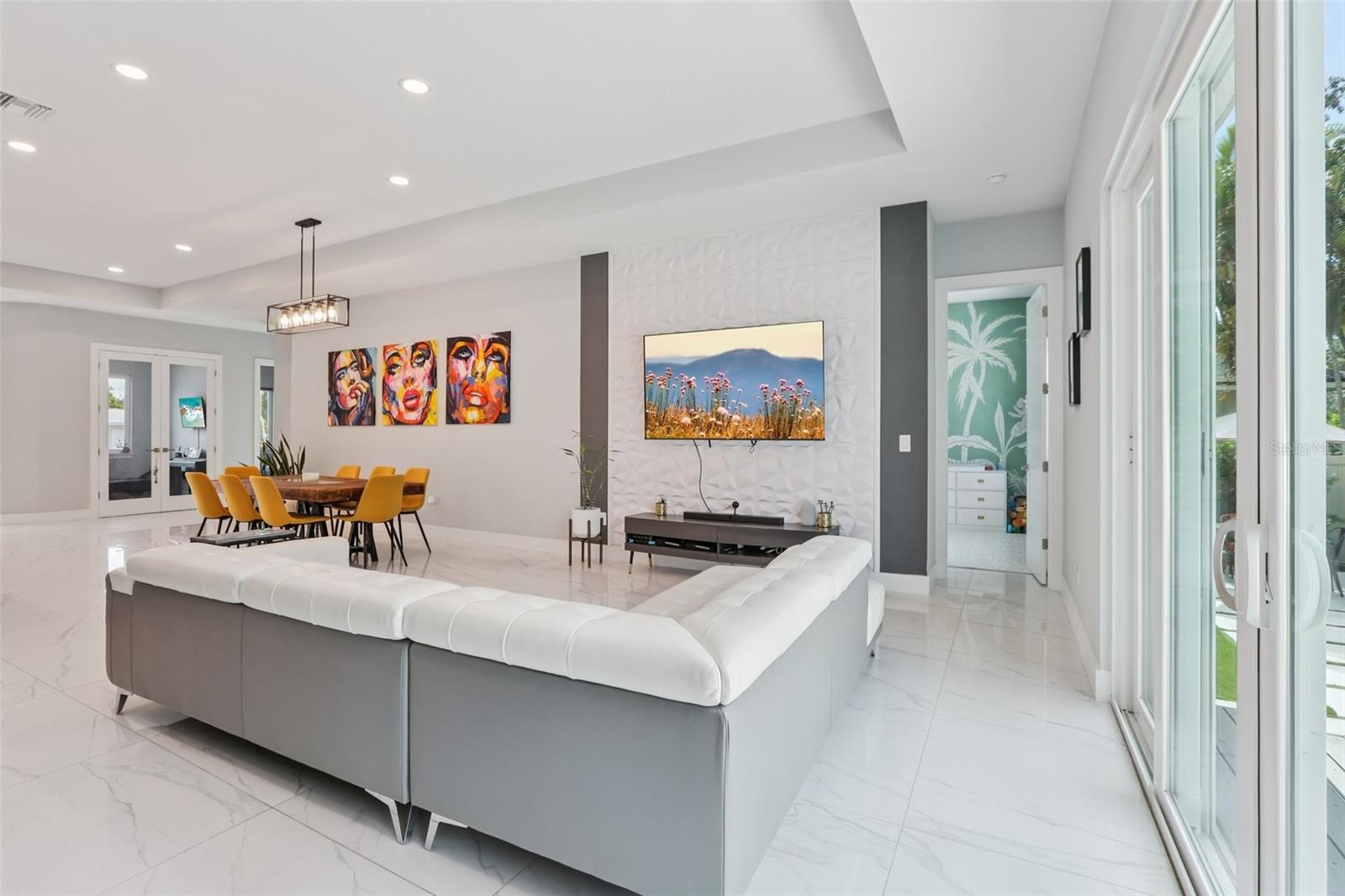 FOSTERS BELLEAIR - Residential