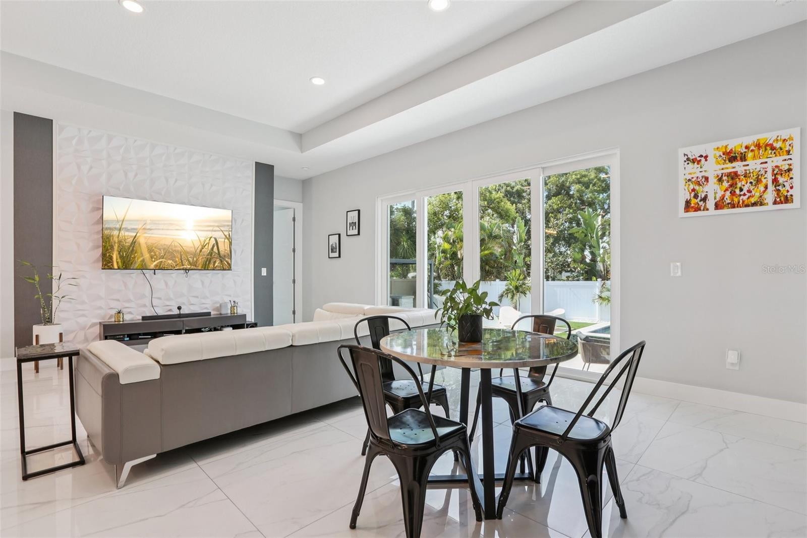 FOSTERS BELLEAIR - Residential