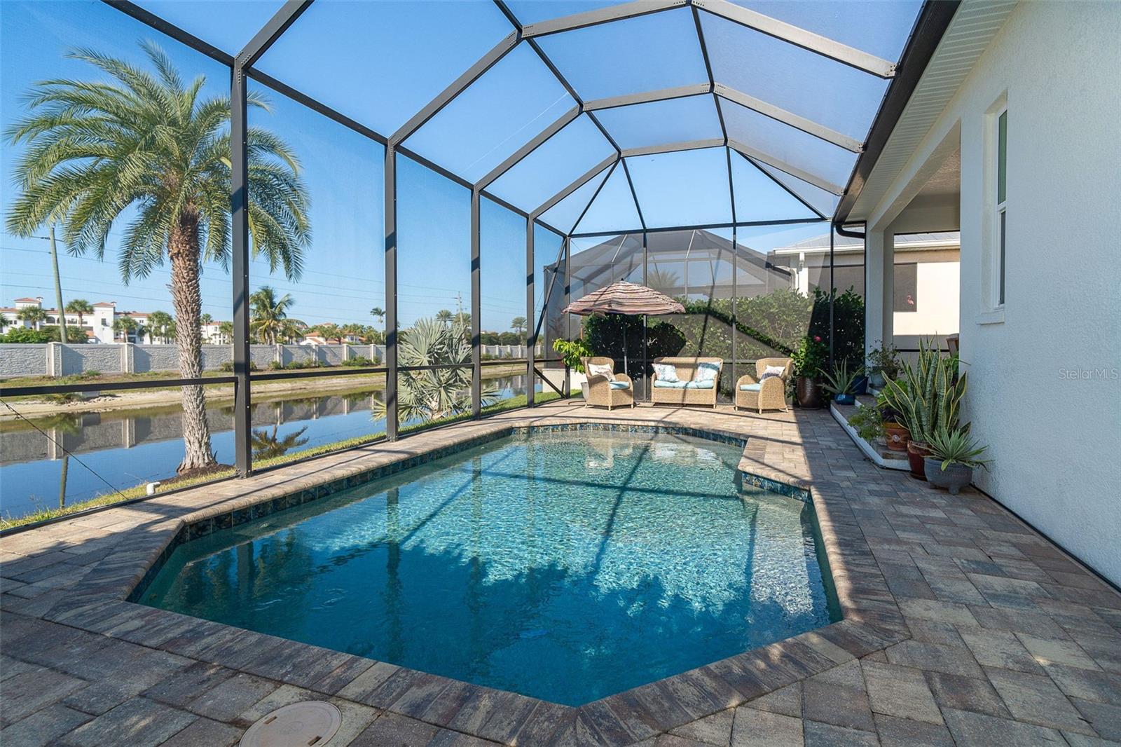 CORAL CAYE - Residential