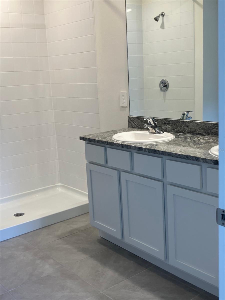 PROMENADE ESTATES PH II - Residential Lease