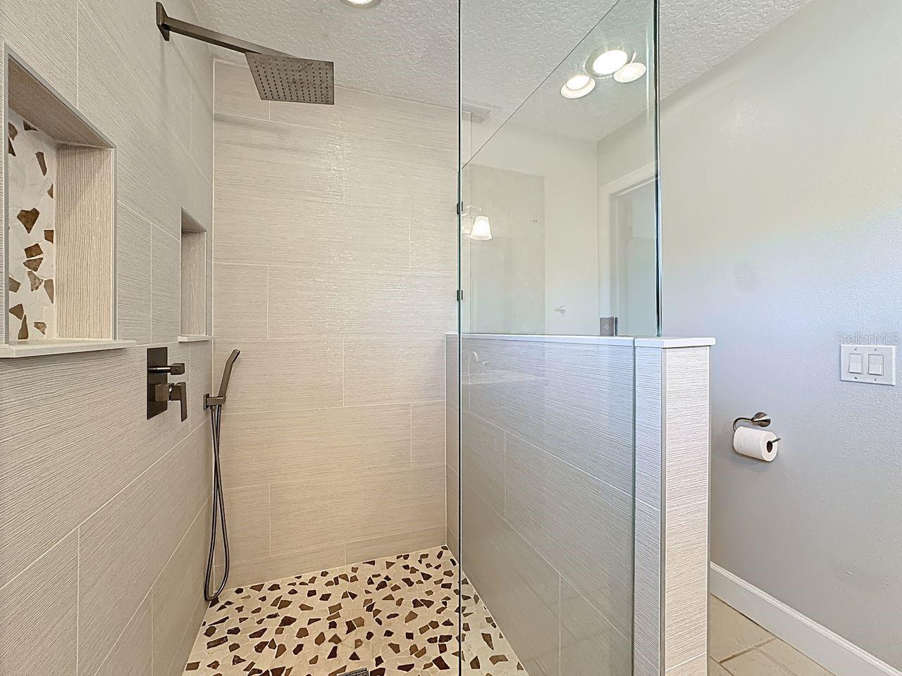 GRANADA VILLAS PH 01 - Residential