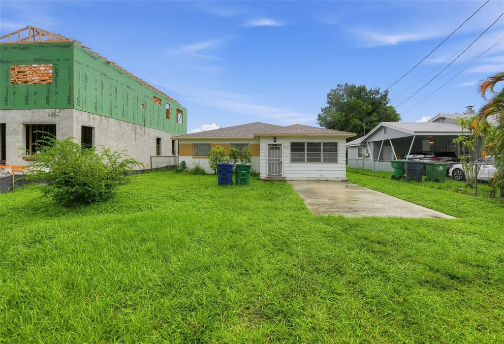 Photo of 3913 W Cass Street, Tampa, FL 33609 (MLS # A4704507)
