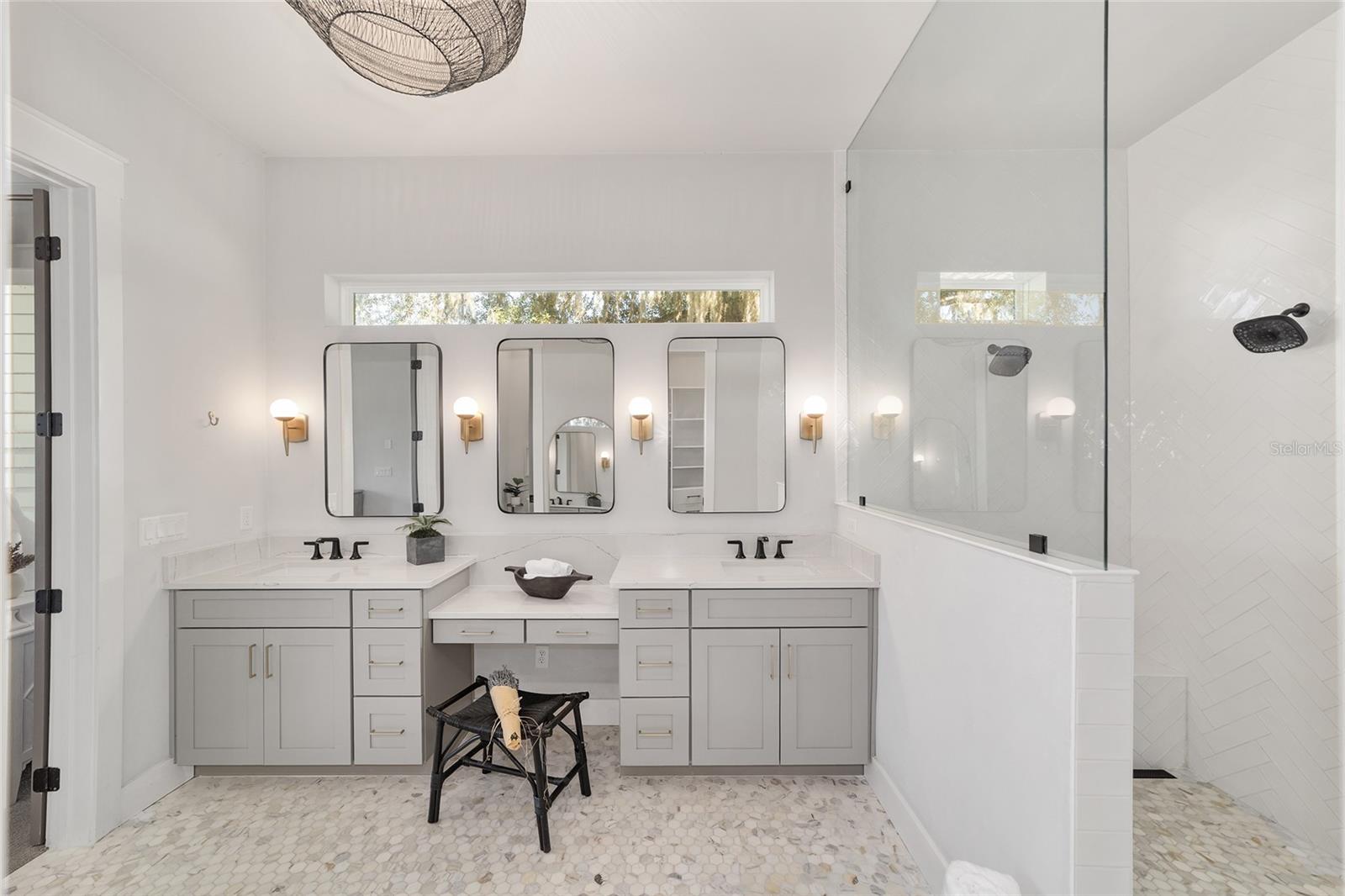 OAKMONT PH 3 PB 35 PG 60 - Residential