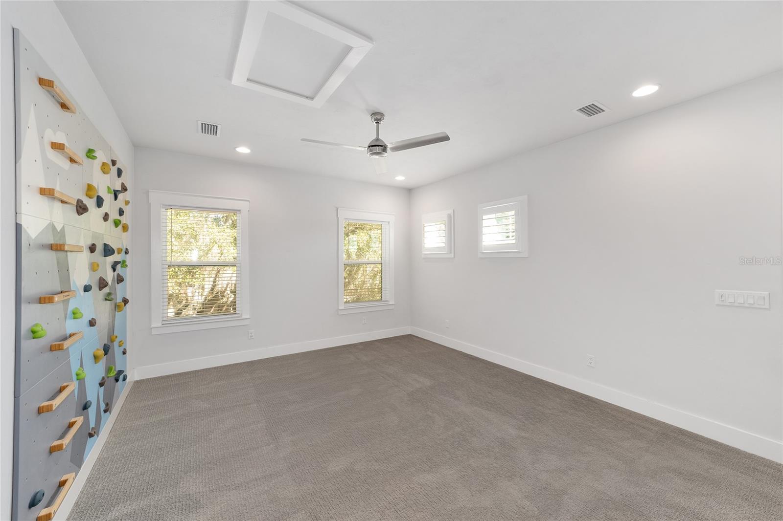 OAKMONT PH 3 PB 35 PG 60 - Residential