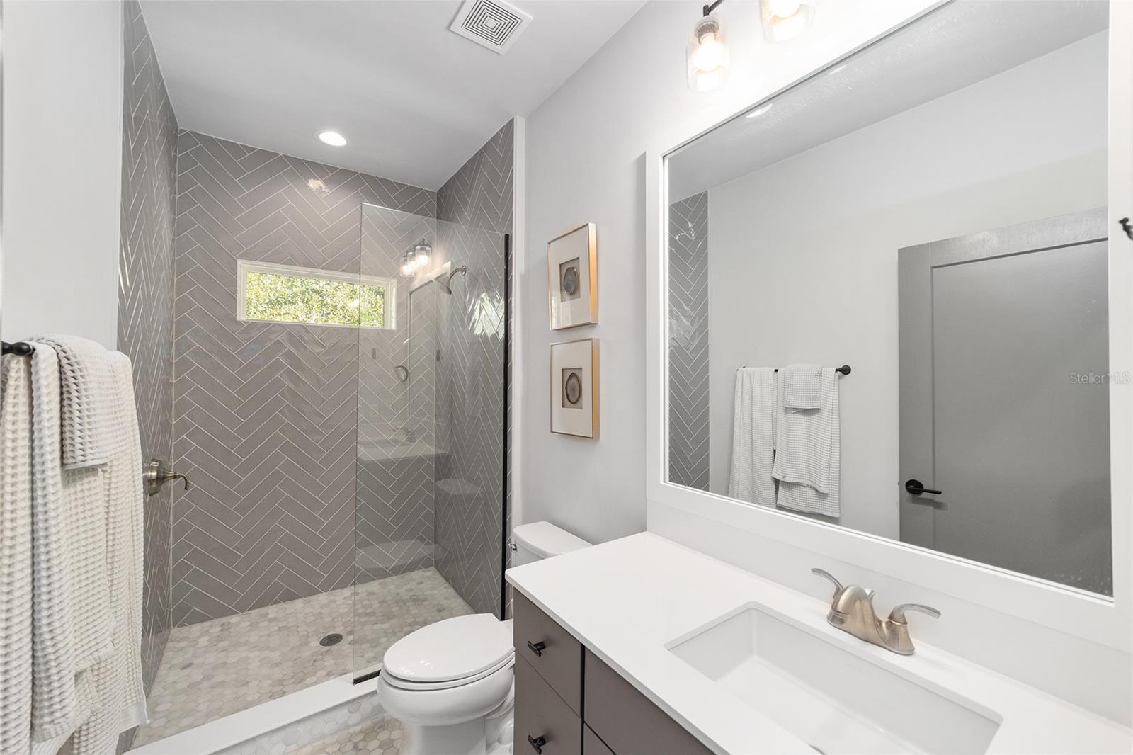 OAKMONT PH 3 PB 35 PG 60 - Residential