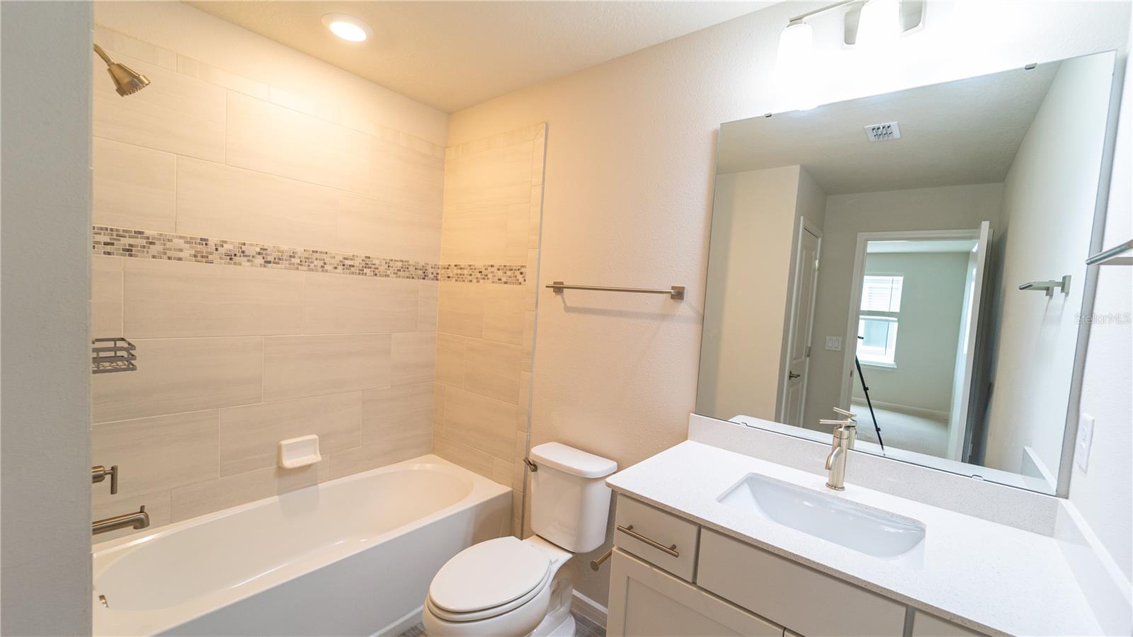 ISLES/LK NONA PH 3A - Residential Lease