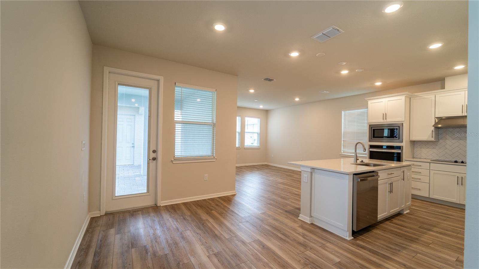 ISLES/LK NONA PH 3A - Residential Lease