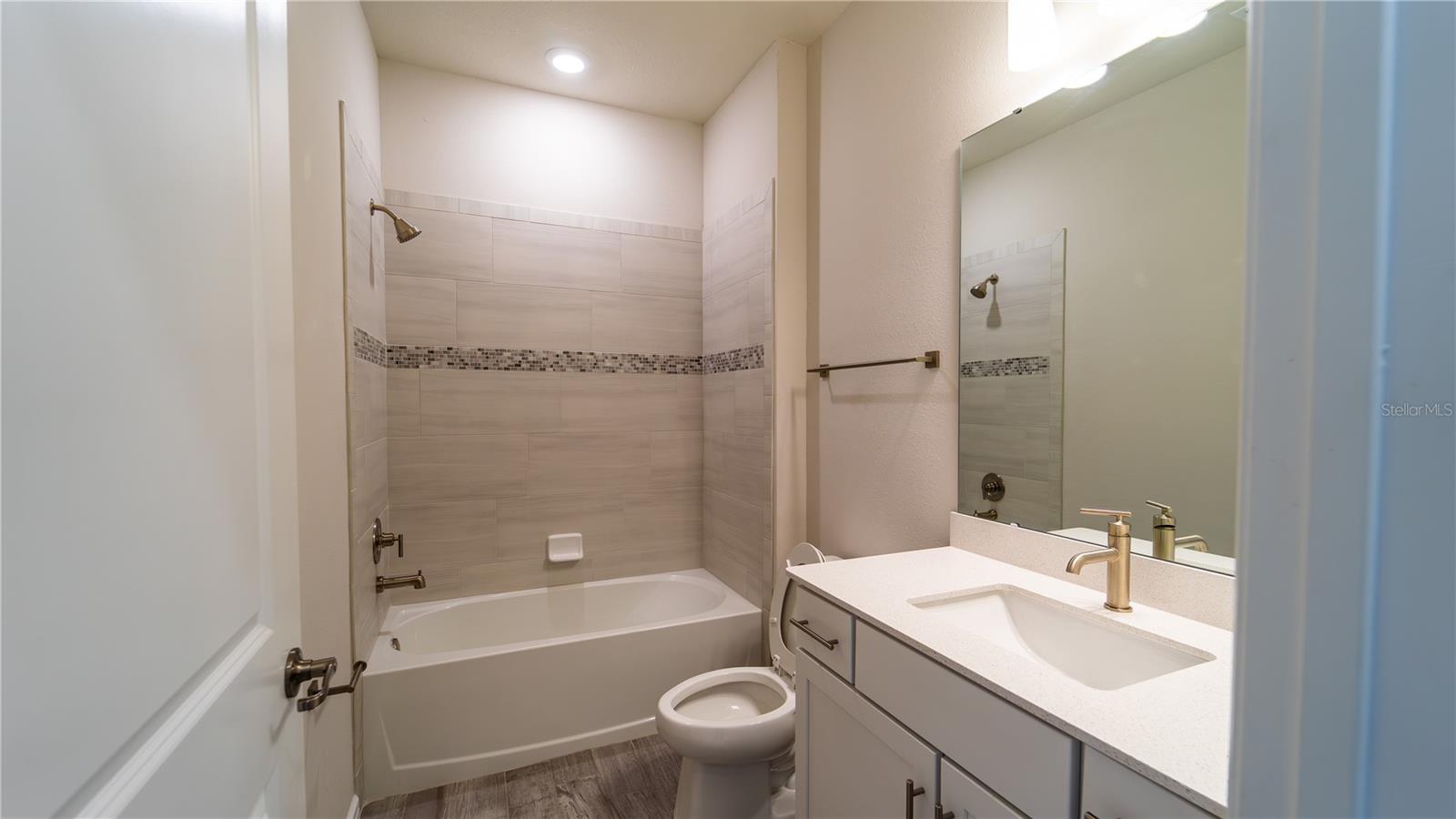 ISLES/LK NONA PH 3A - Residential Lease