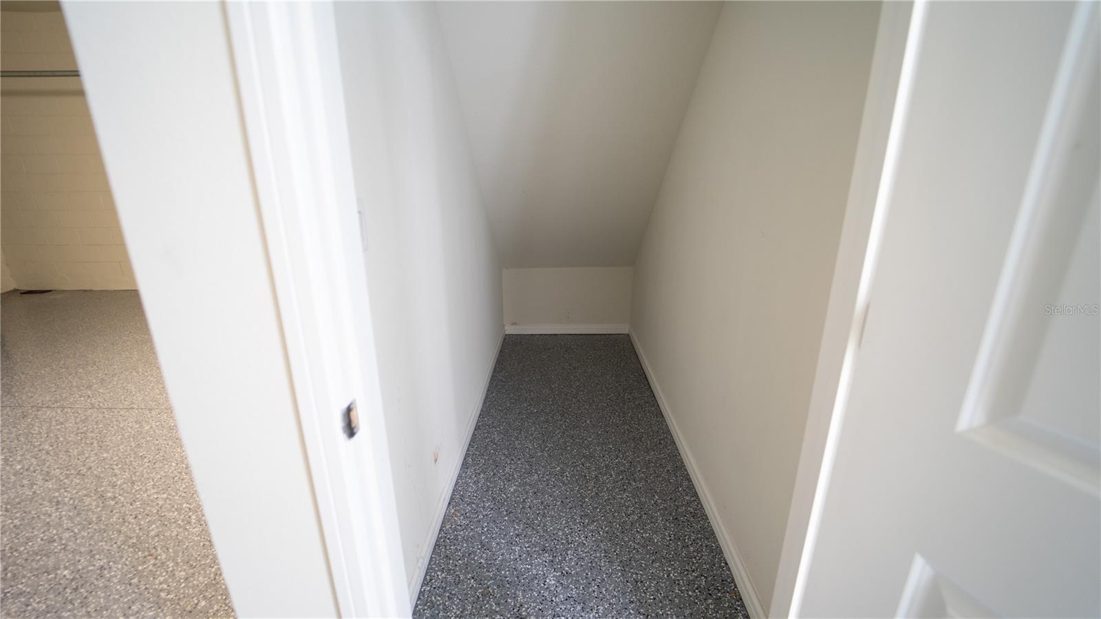 ISLES/LK NONA PH 3A - Residential Lease