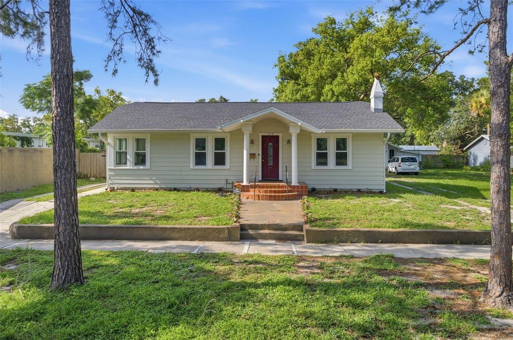 Photo of 106 W Comanche Avenue, Tampa, FL 33604 (MLS # TB8530113)