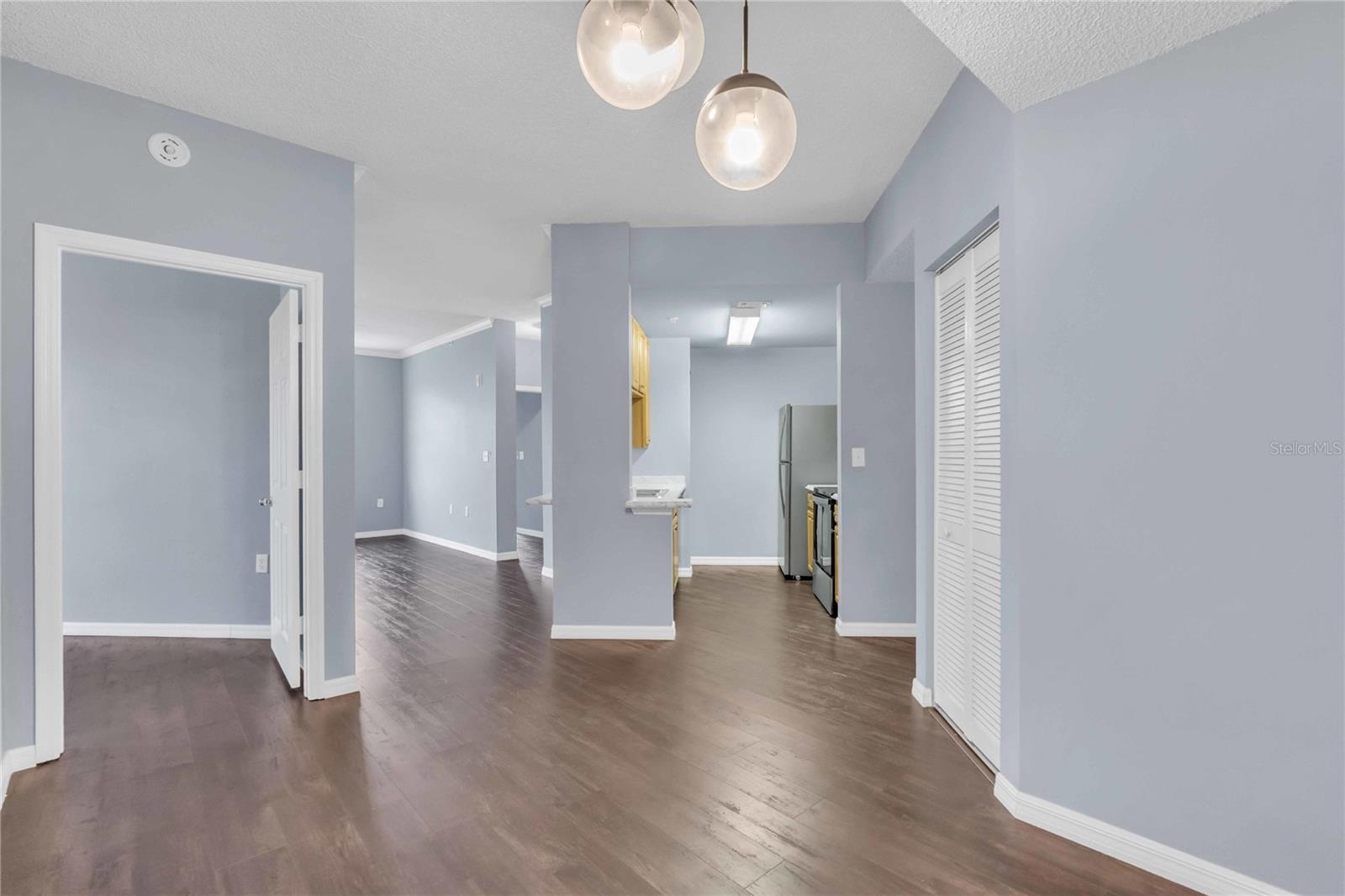 4763 TRAVINI CIRCLE 3-303