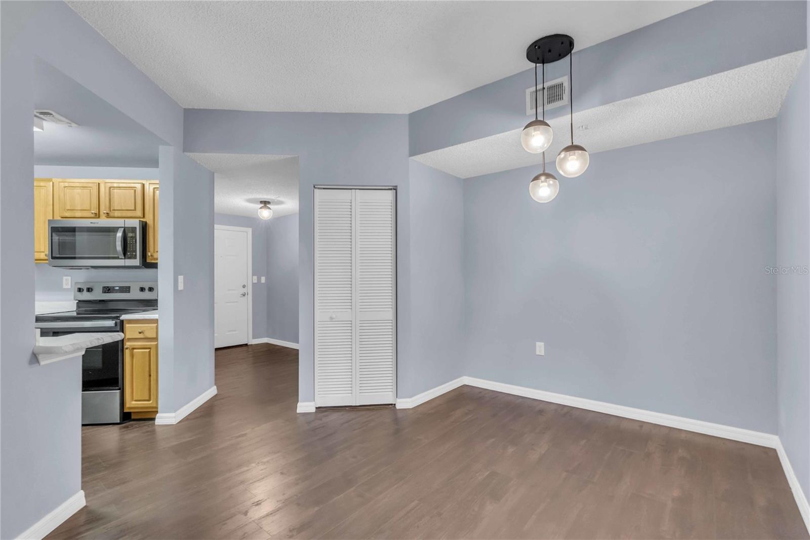 4763 TRAVINI CIRCLE 3-303