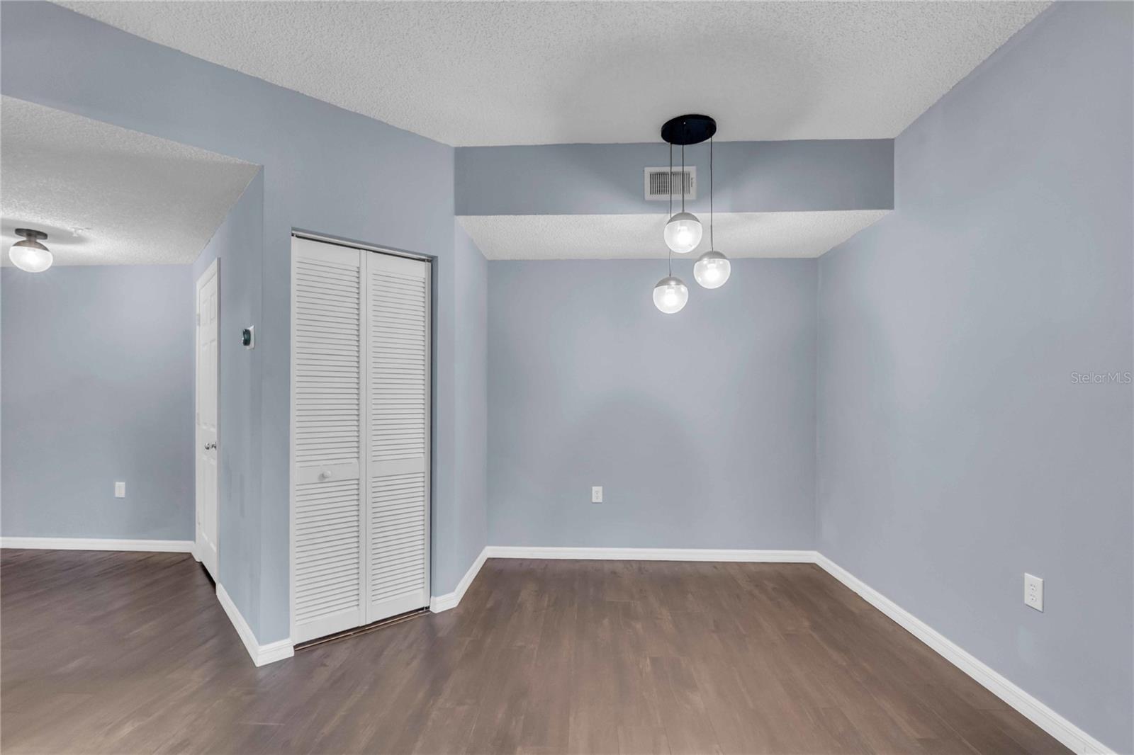 4763 TRAVINI CIRCLE 3-303