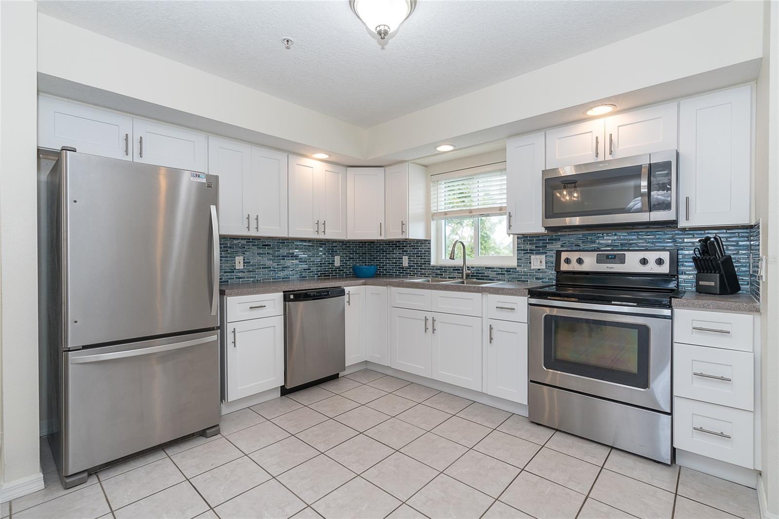 ENGLEWOOD SHORES - Residential