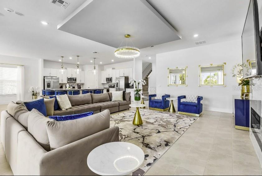 REUNION WEST VLGS NORTH - Residential