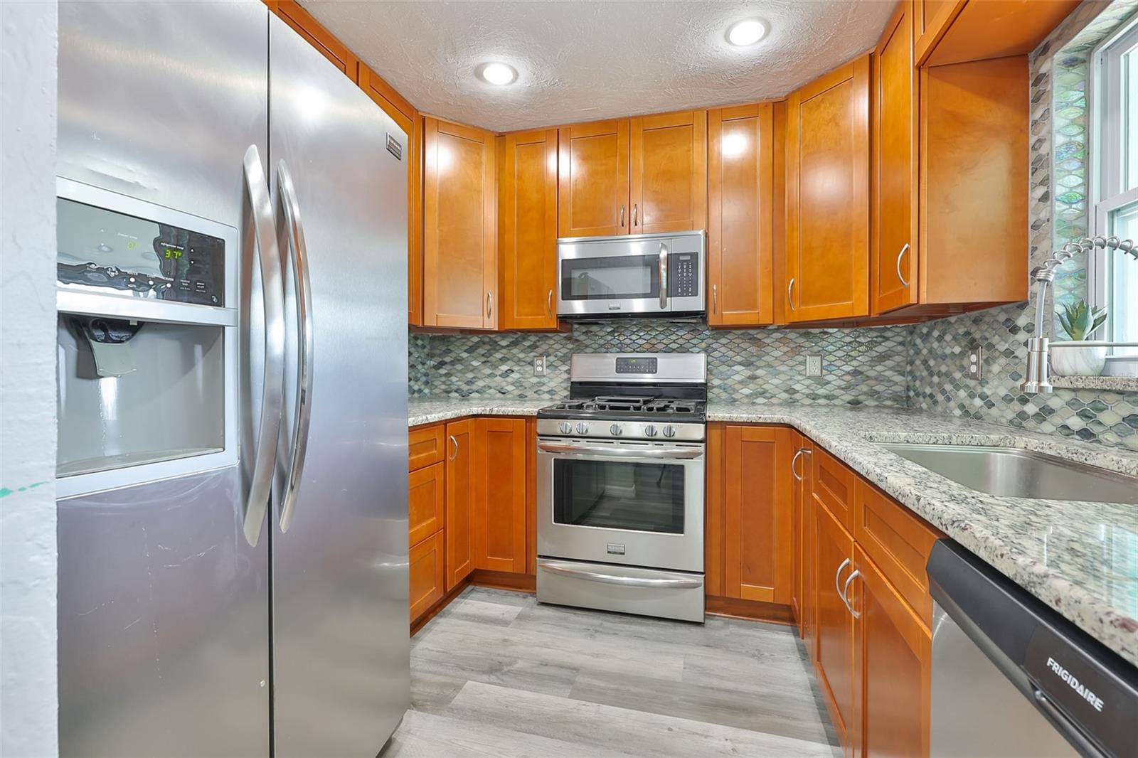 APOLLO BEACH UNIT 1 PT 2 - Residential