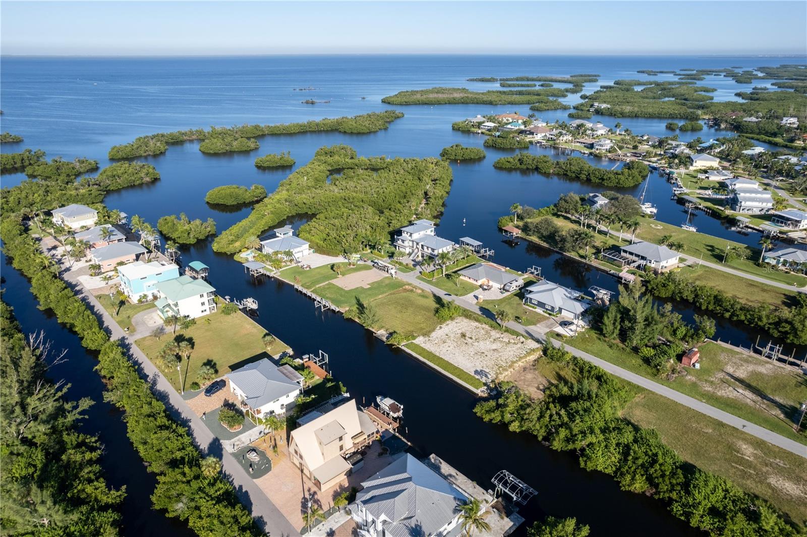 PIRATE HARBOR - Land
