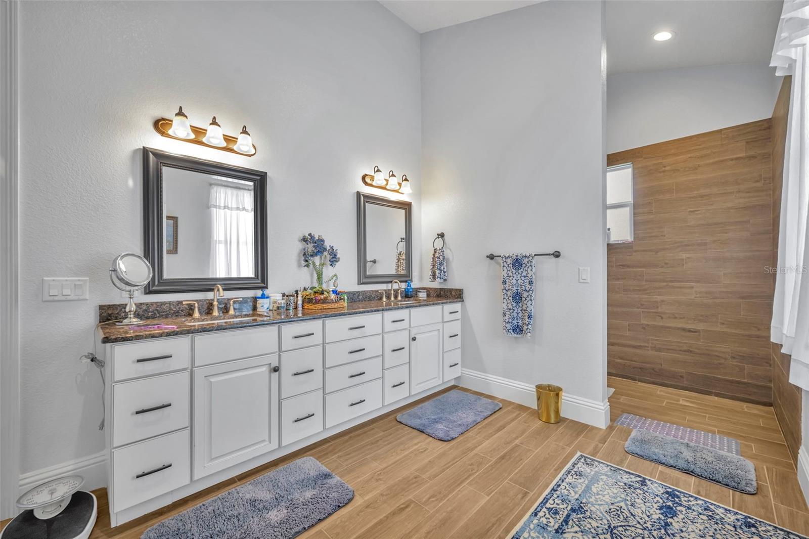 KELSO ON LAKE BUTLER - Residential