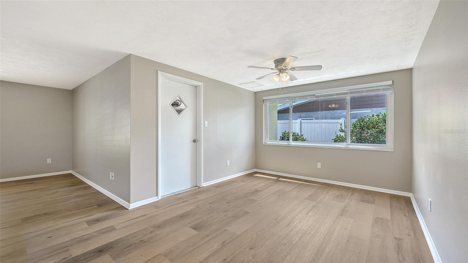 2706 WHITE SANDS DRIVE