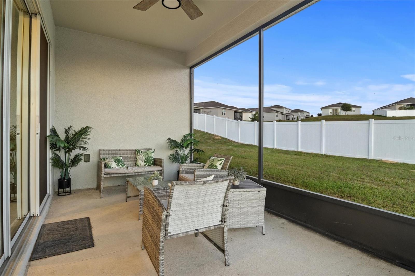 VISTA DEL LAGO PH II - Residential Lease