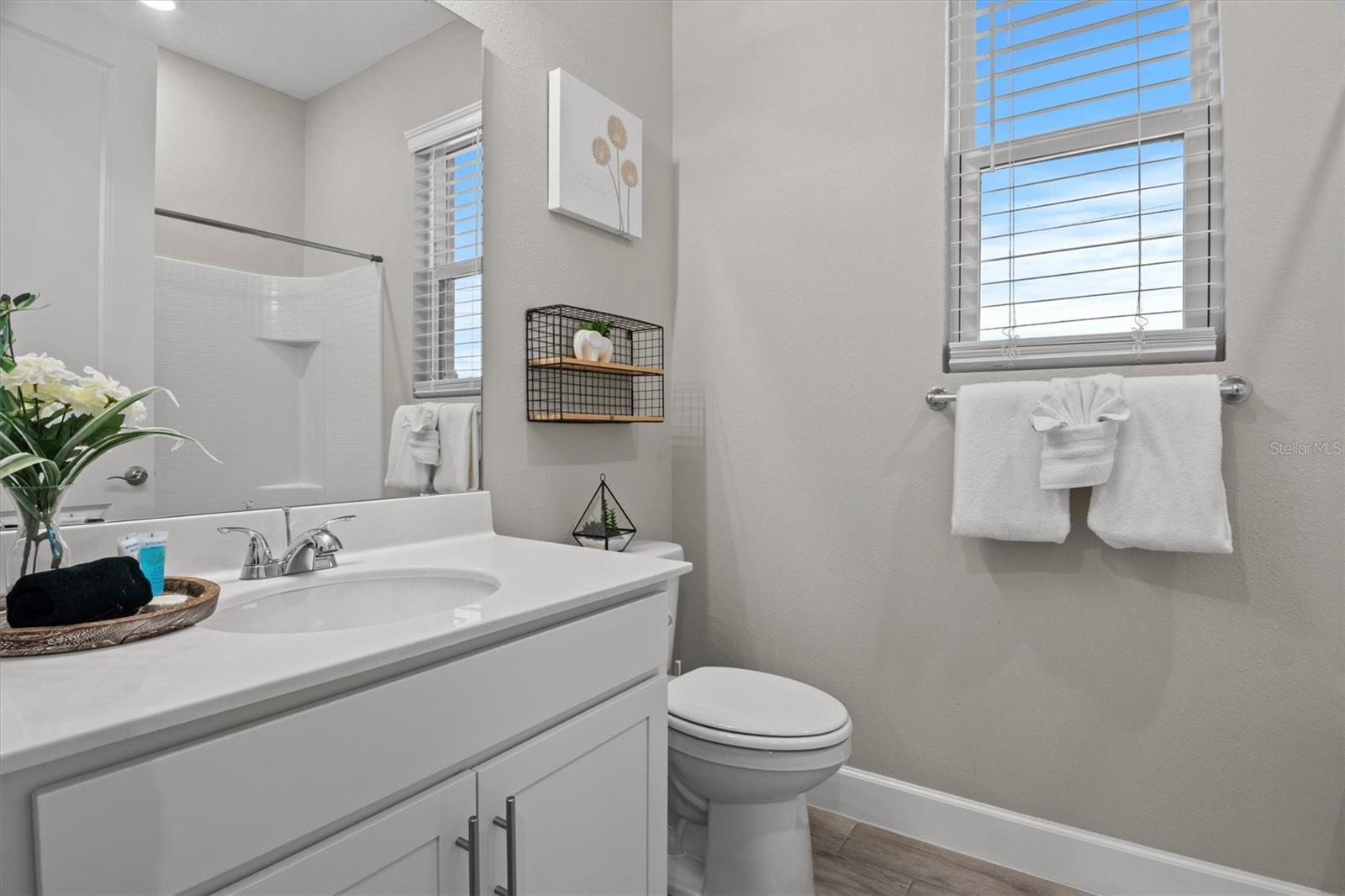 VISTA DEL LAGO PH II - Residential Lease