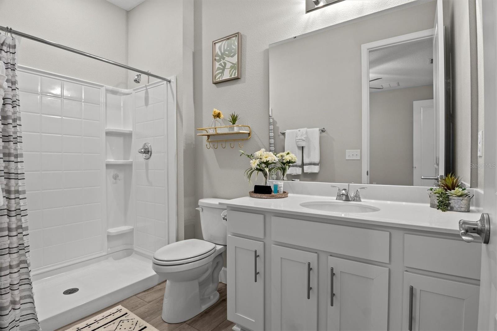 VISTA DEL LAGO PH II - Residential Lease