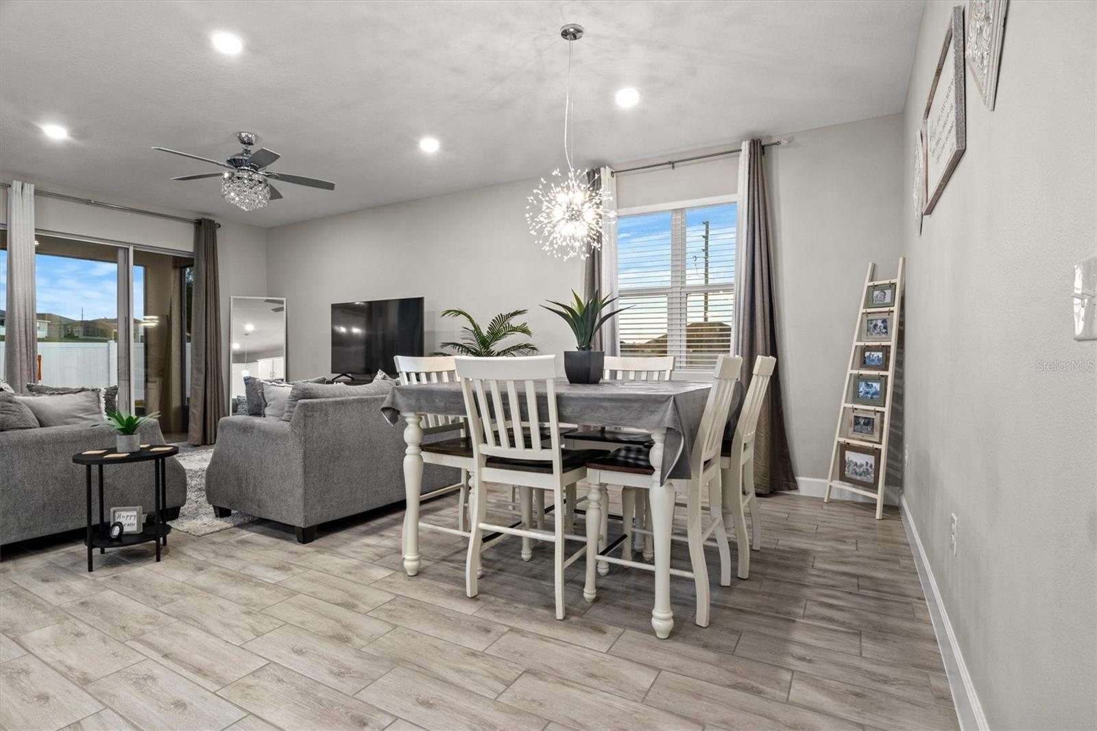 VISTA DEL LAGO PH II - Residential Lease