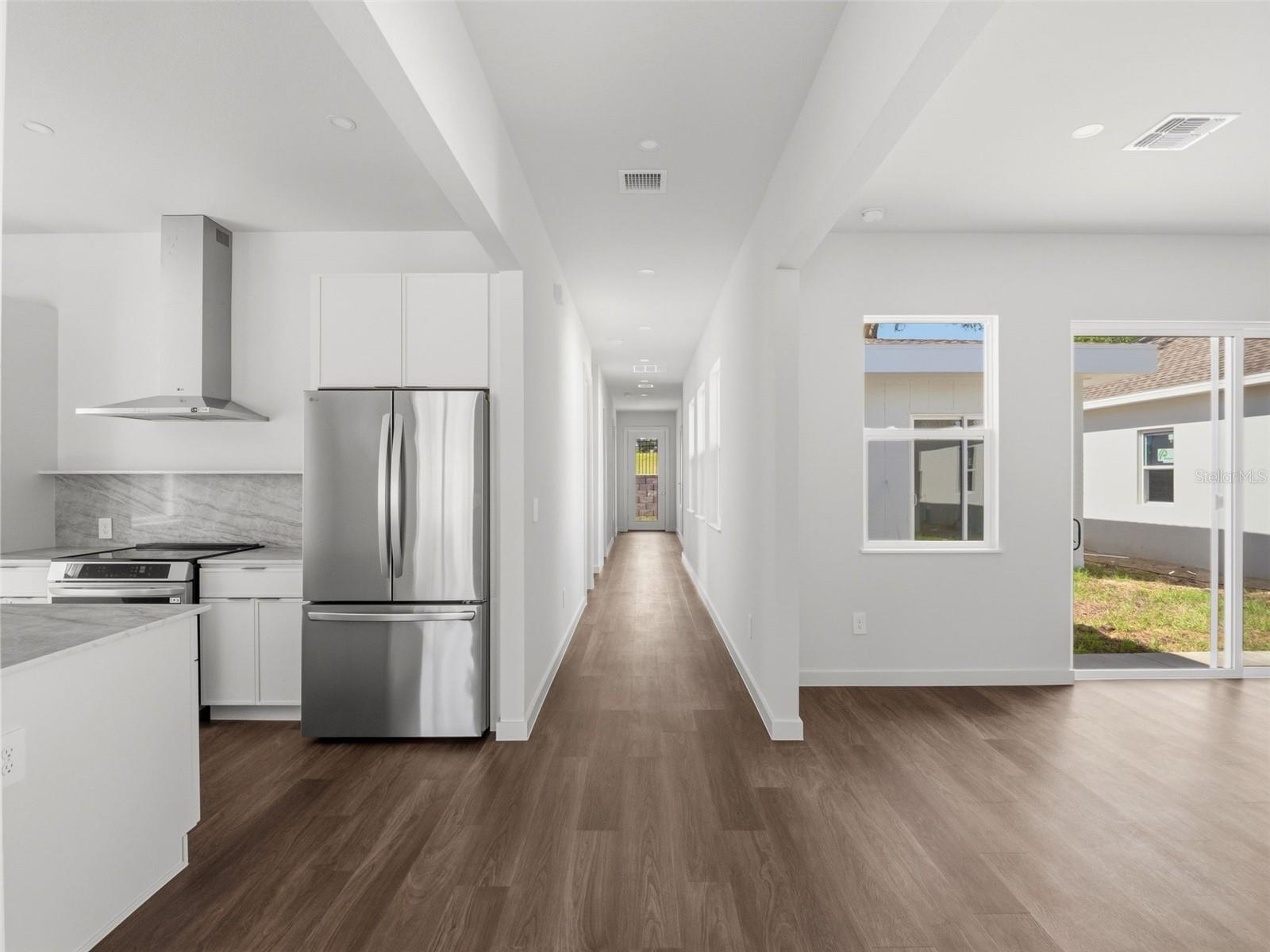 458 SKYFIELD COURT