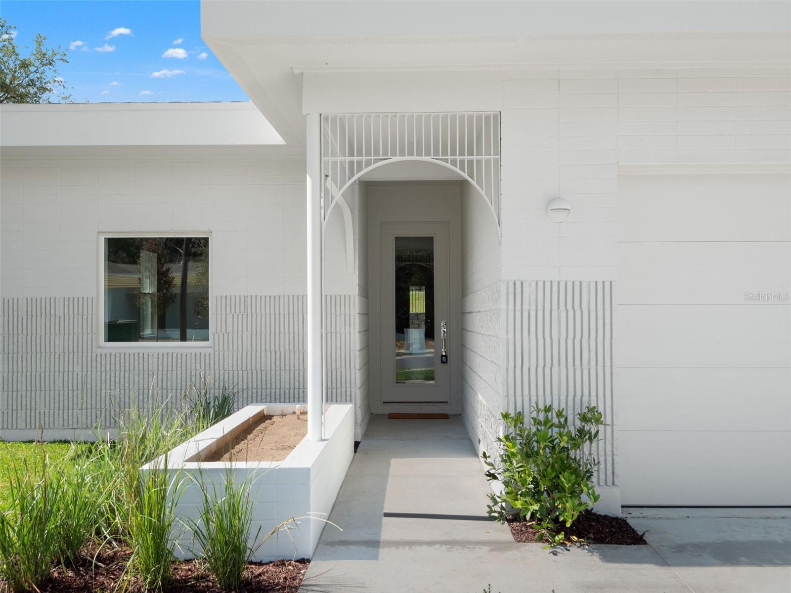 458 SKYFIELD COURT