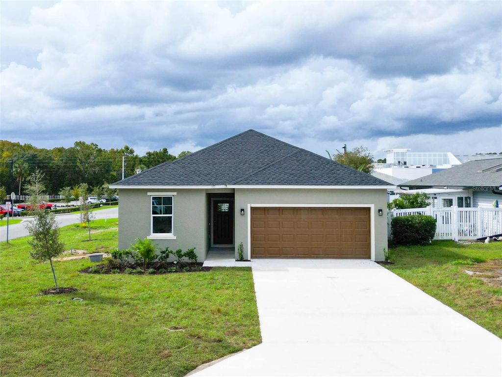 Photo of 1 Ginger Circle, Leesburg, FL 34748 (MLS # O6355818)