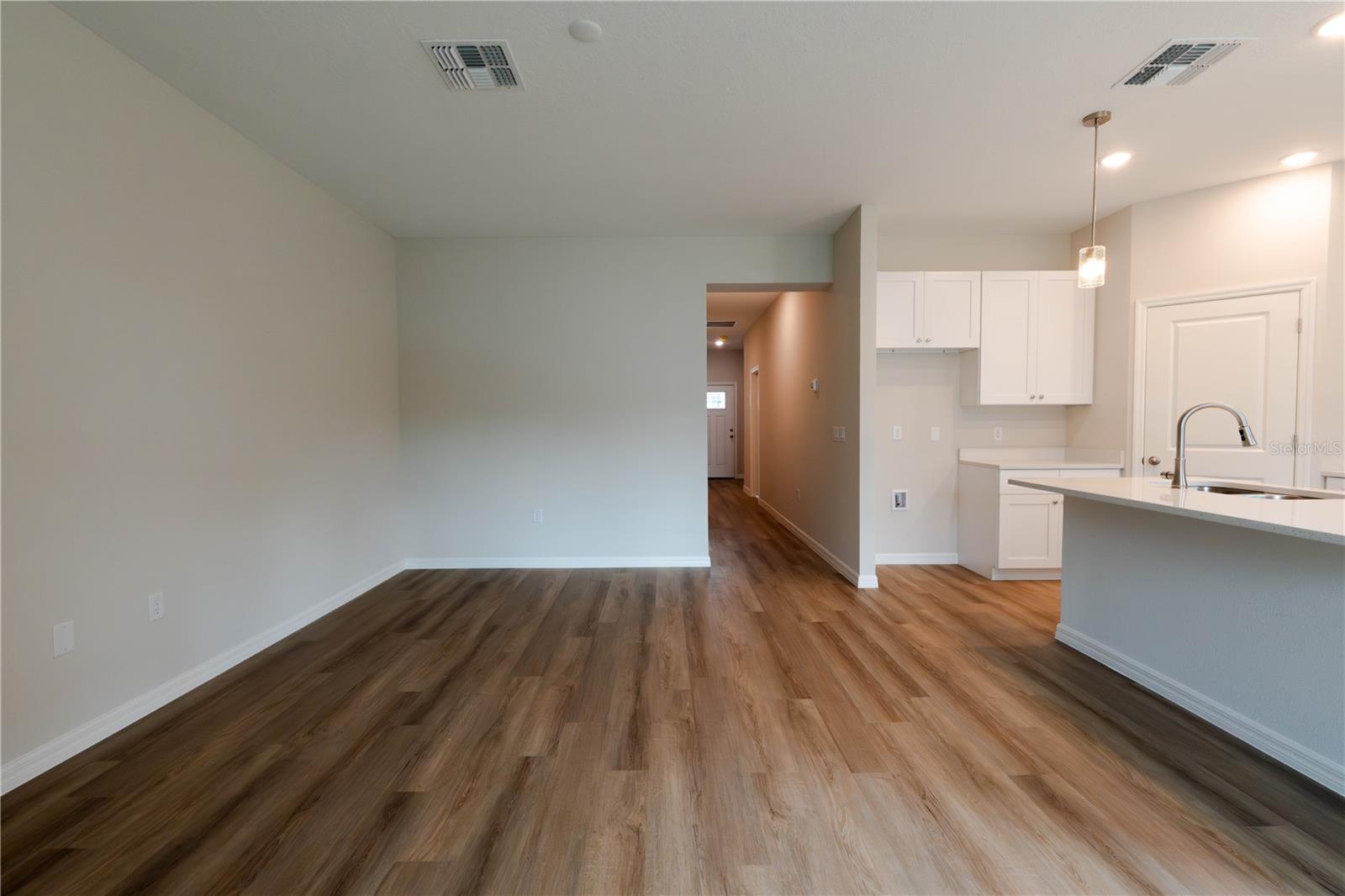 THE MEADOWS OF LEESBURG - Residential