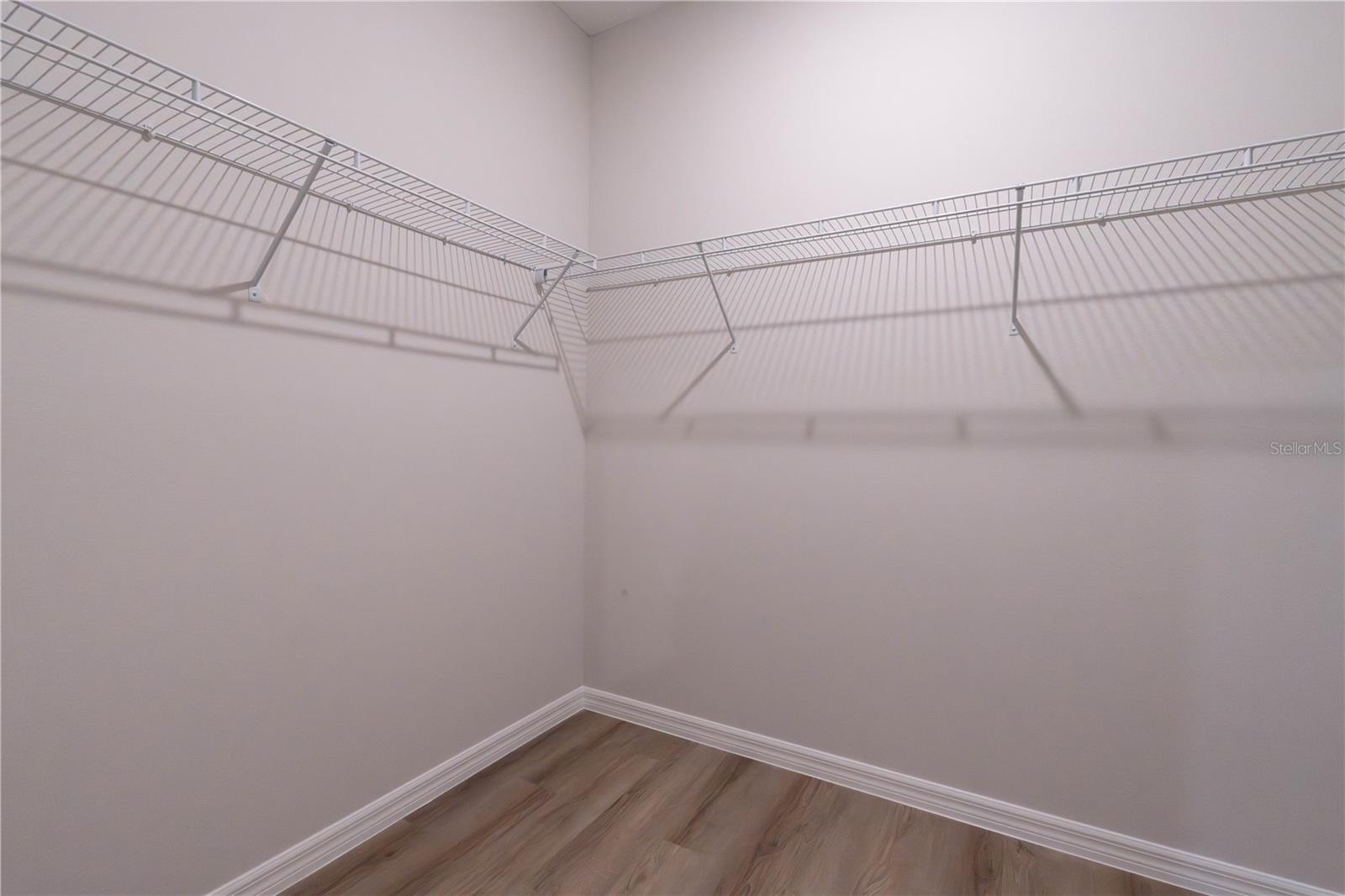 THE MEADOWS OF LEESBURG - Residential