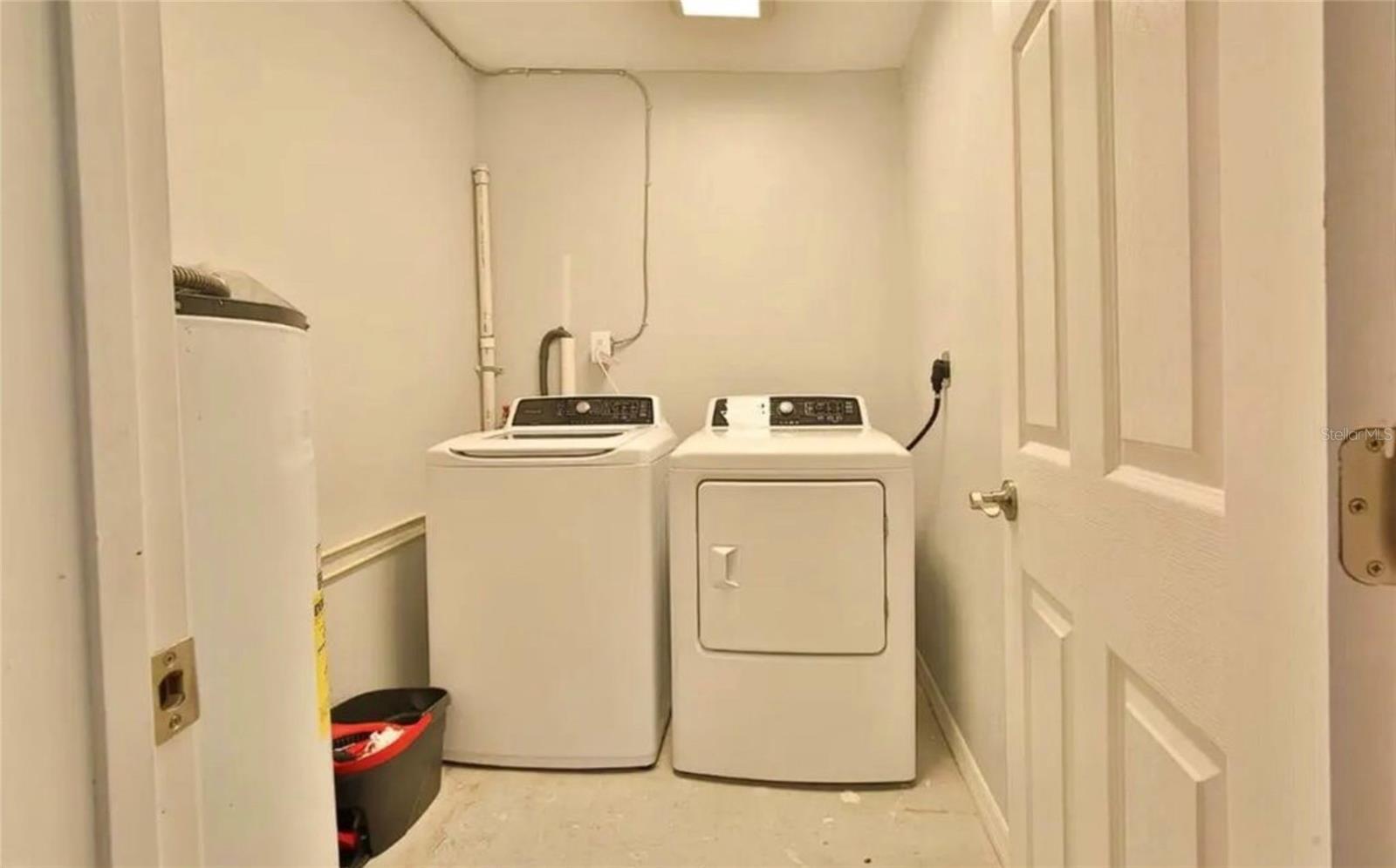 COTTAGE IN THE PINES - Residential