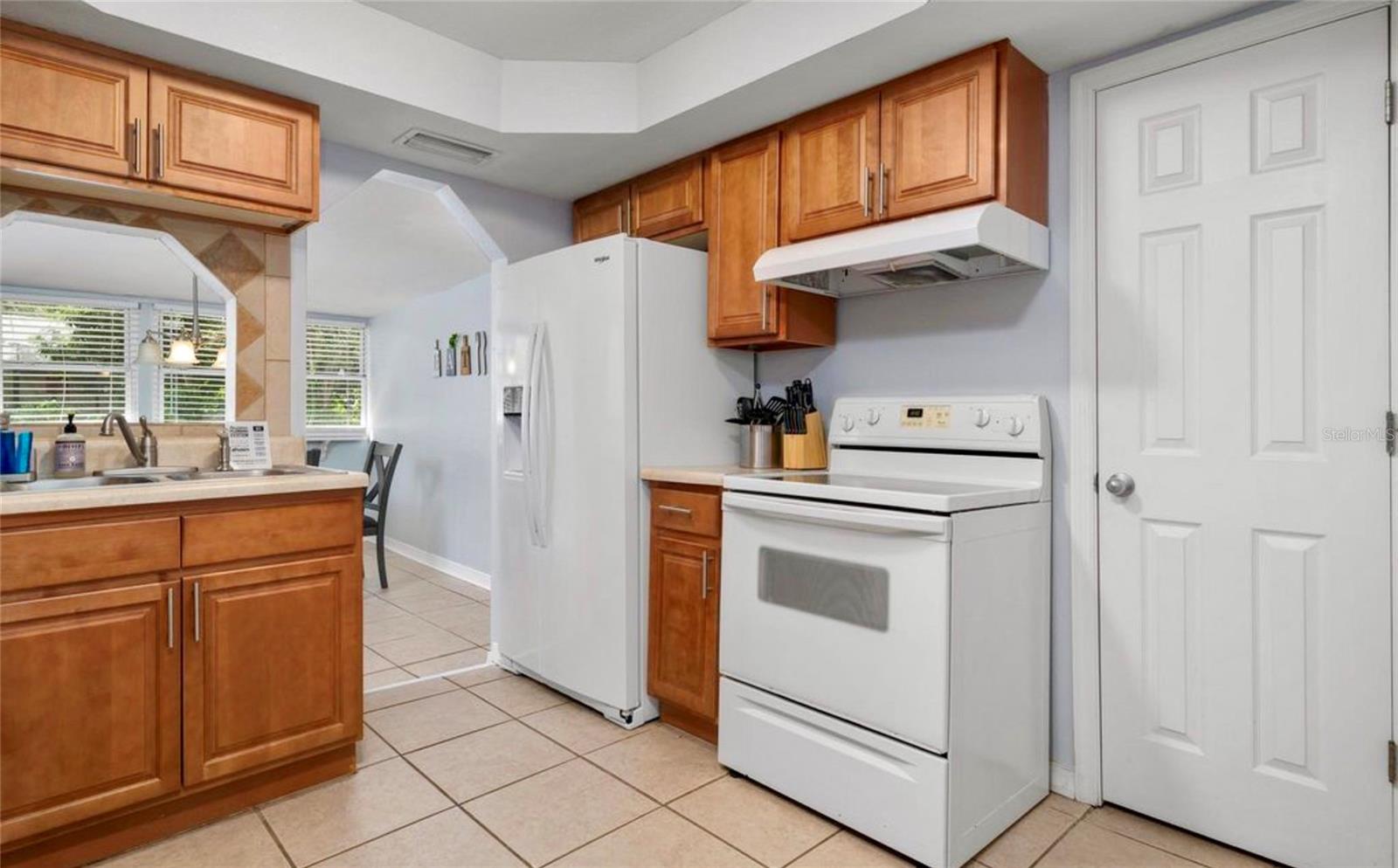 COTTAGE IN THE PINES - Residential