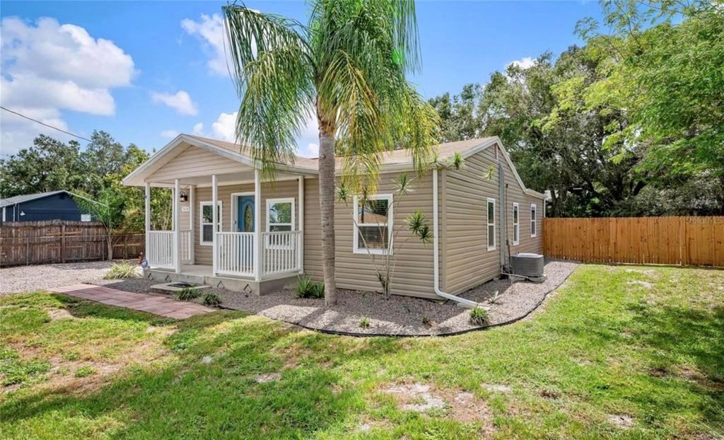 Photo of 3018 Arlington Street, Sarasota, FL 34239 (MLS # A4689348)