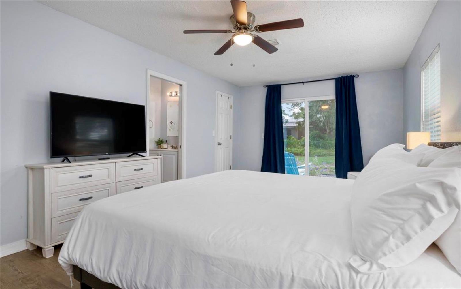 COTTAGE IN THE PINES - Residential