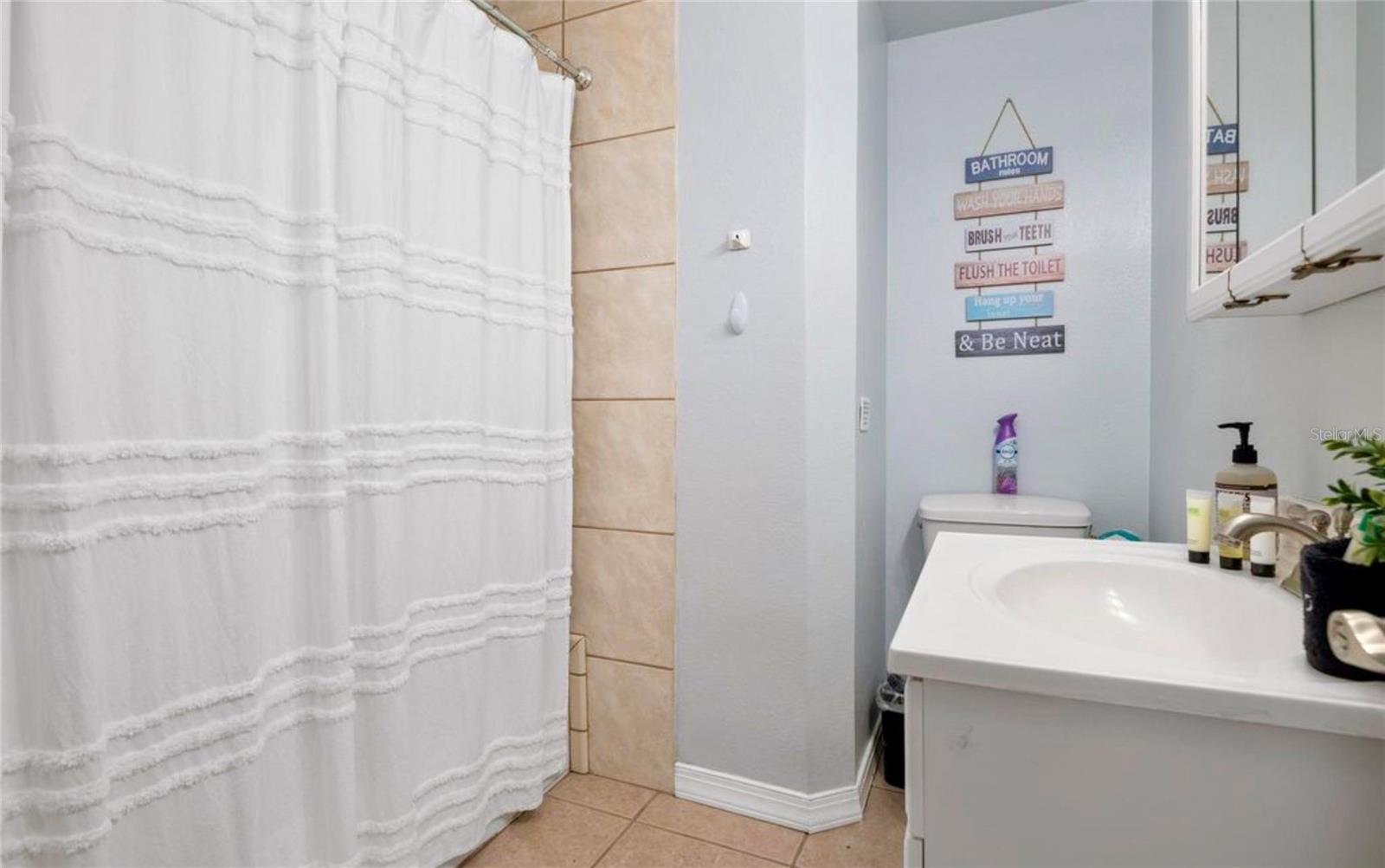 COTTAGE IN THE PINES - Residential