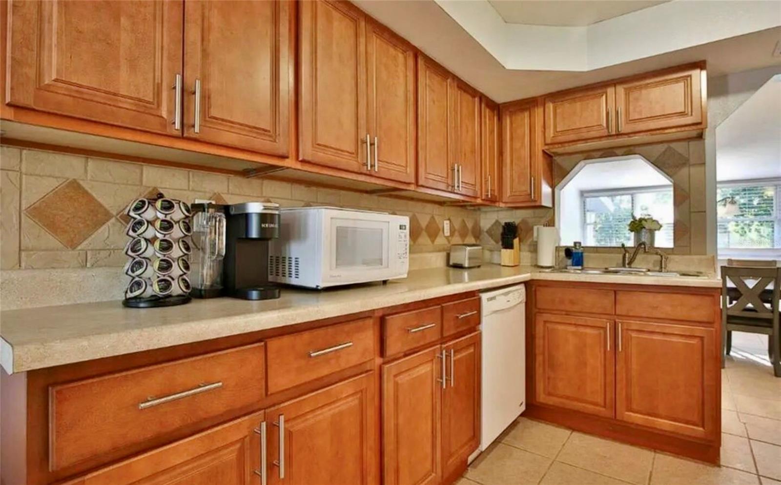 COTTAGE IN THE PINES - Residential