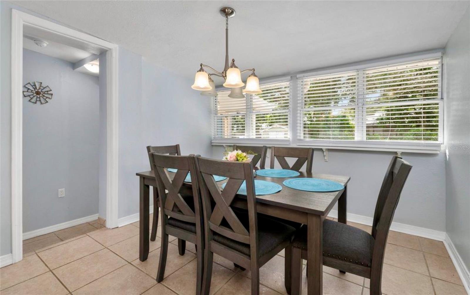 COTTAGE IN THE PINES - Residential