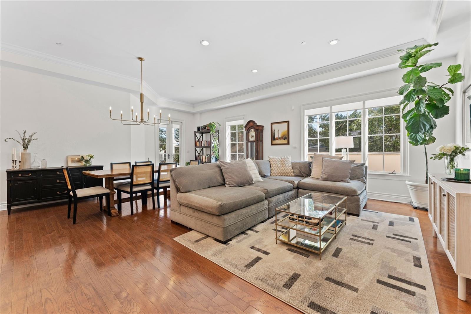 THE VALENCIA IN OLD HYDE PARK - Residential