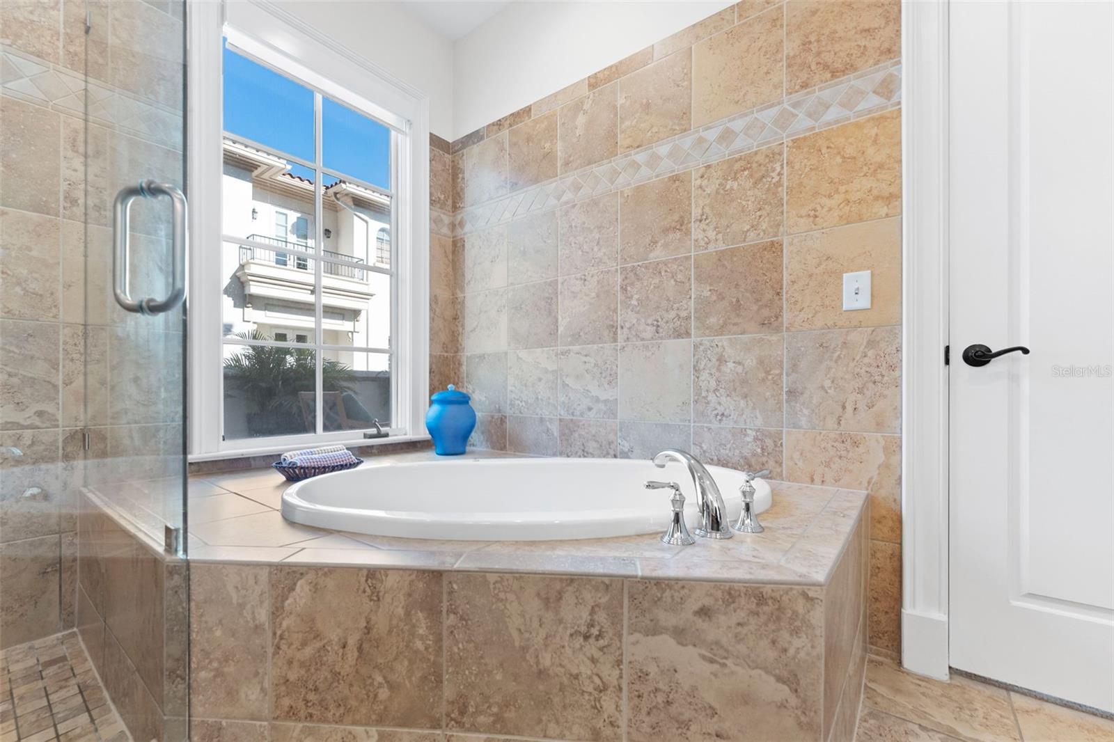 THE VALENCIA IN OLD HYDE PARK - Residential