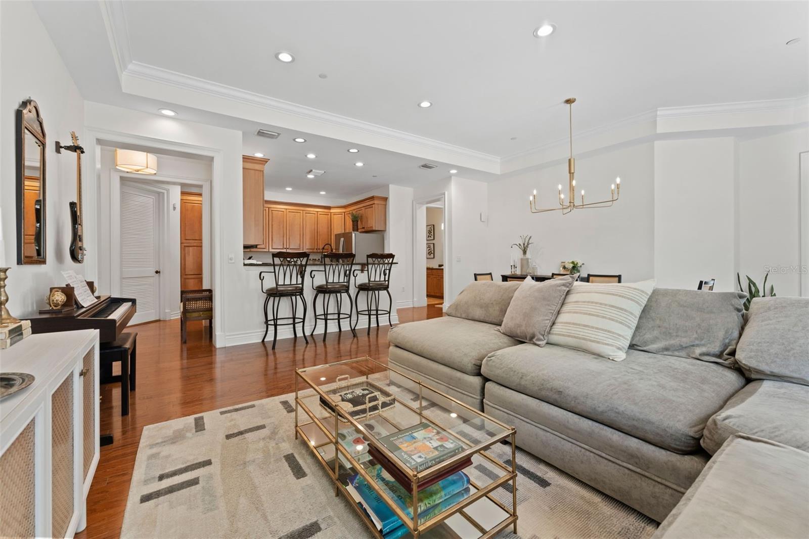 THE VALENCIA IN OLD HYDE PARK - Residential