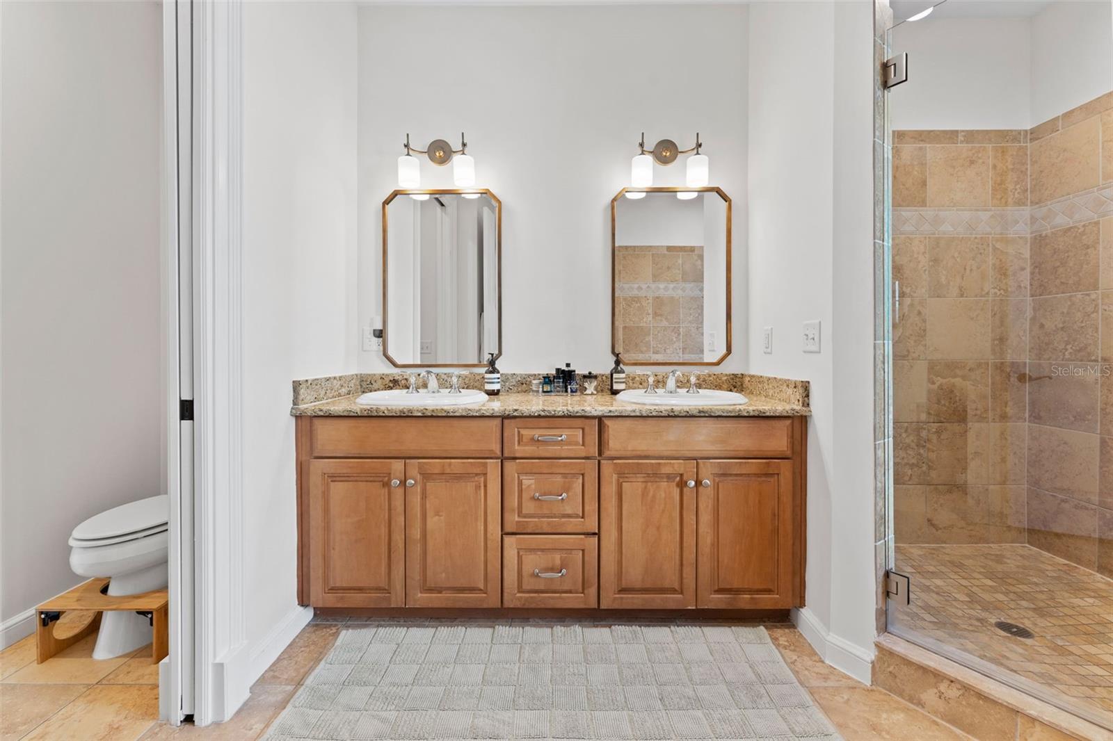 THE VALENCIA IN OLD HYDE PARK - Residential