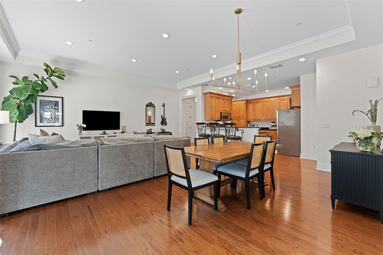 THE VALENCIA IN OLD HYDE PARK - Residential