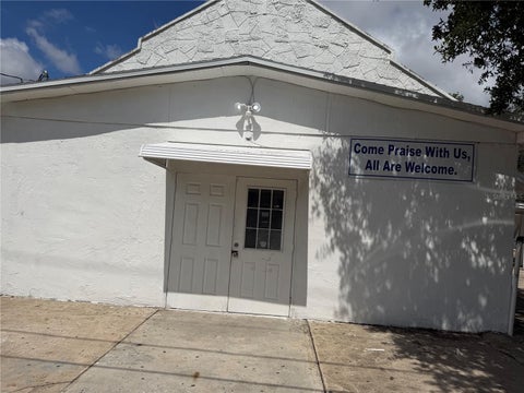 Photo of 1608 Egenesee St, Tampa, FL 33610 (MLS # TB8552360)